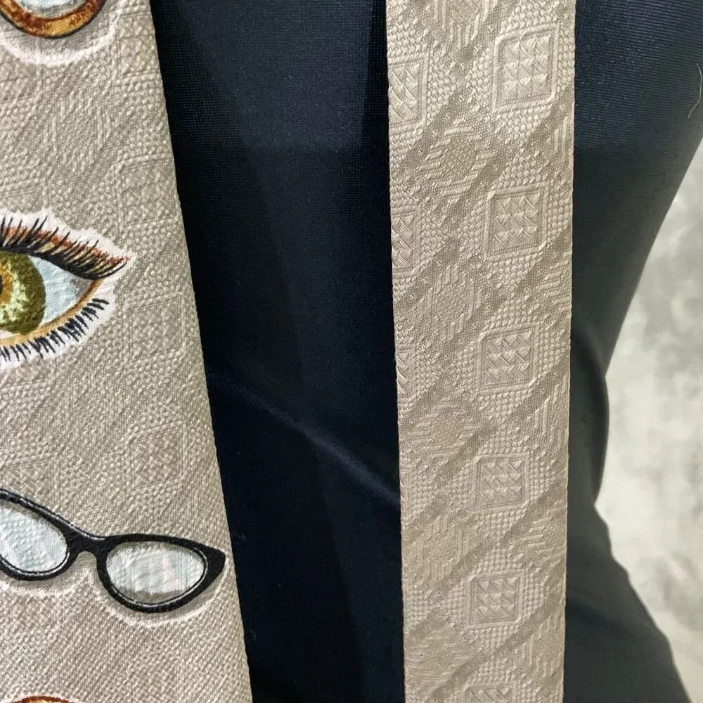 A Rogers Designs Men’s Tie Optometrist Novelty print Eye Letters Chart Eyeglass
